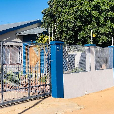 Mo-Nize Villa Guesthouse Otjiwarongo Εξωτερικό φωτογραφία