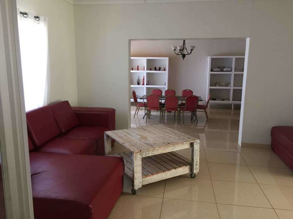Mo-Nize Villa Guesthouse Otjiwarongo Εξωτερικό φωτογραφία
